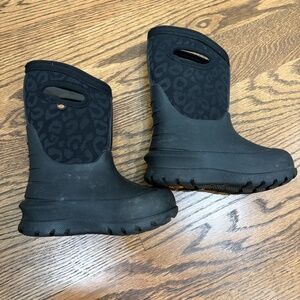 Bogs Classic Boots - 9 toddler